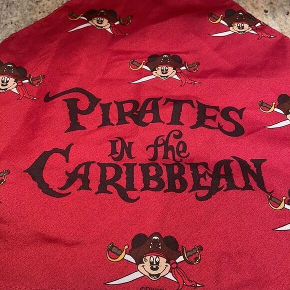 Disney Pirates of the Caribbean red triangle scarf. - Picture 4 of 5